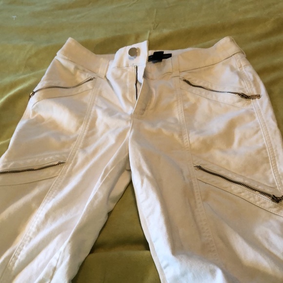 Chico’s Black Label white jeans/gold zippers on pockets in back/front size .05 - Picture 4 of 15